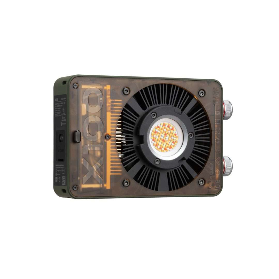 ZHIYUN X100RGB 100W 手掌大小補光燈